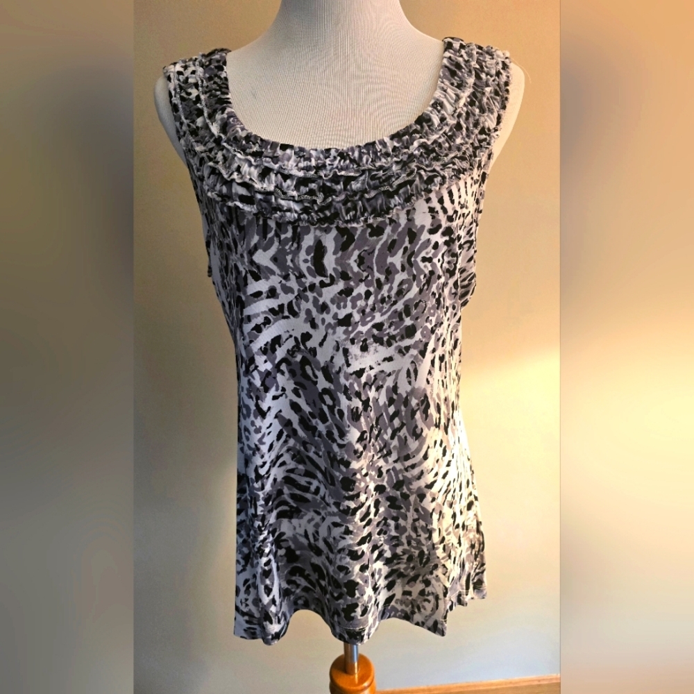 New York & Company Stretch Women's  XL Black/Gray Ruffle Sleeveless Pullover Top
